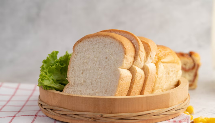 Cắt mí ăn bánh mì được không? tác dụng gì với sức khỏe